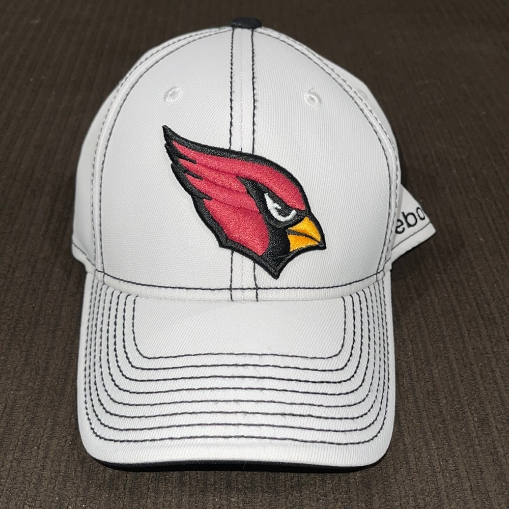 NFL ARIZONA CARDINALS TEAM APPAREL REEBOK HAT SIZE SM. Pre owned condition.